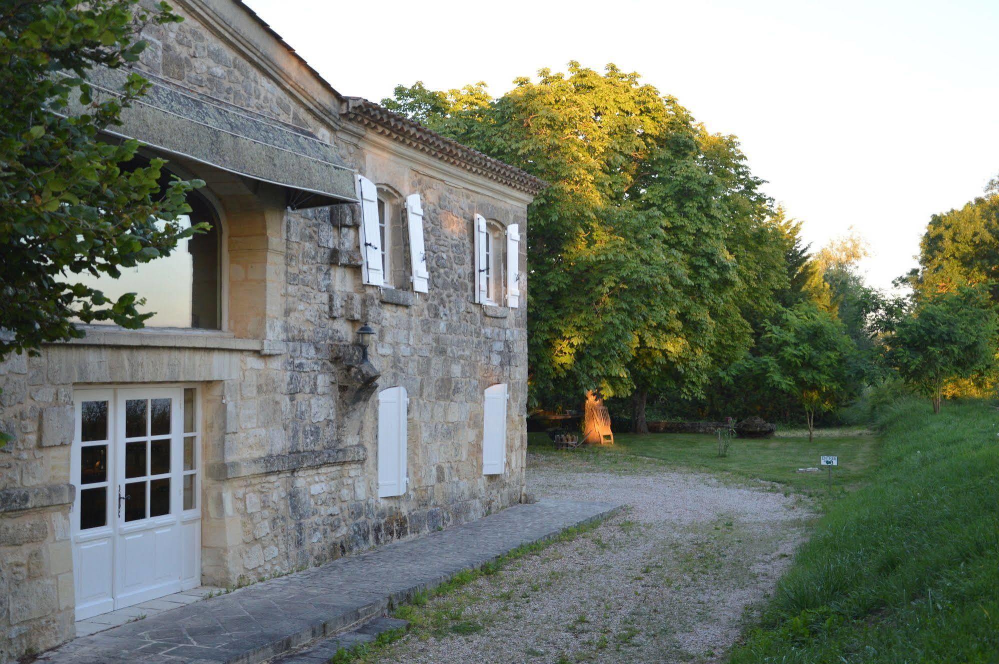 Chateau De La Vieille Chapelle Lugon et l'Ile du Carney Bagian luar foto